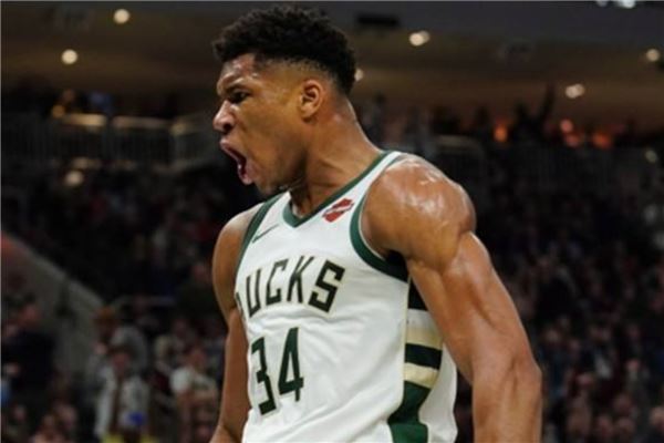 巴萨官方：欧冠对法鹰将检查穿客队球衣者身份，排除非法购票